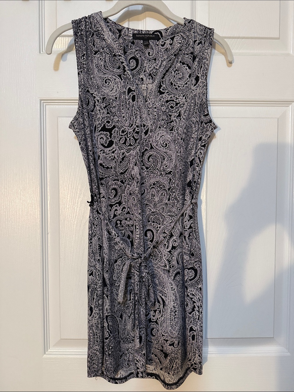 Banana Republic Factory Black & White Paisley Tie-Front Sleeveless Mini Dress